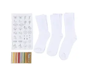 Kreatives Stickset für Socken von Creativ Company / Stickset / 3 Paar