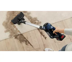 BOSCH Serie 6 BBS611MAT blau / Akku-Stielstaubsauger 2-in-1 / 18 V / 2,5 Ah / 0,3 l / 30 Min.