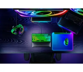 Razer Firefly V2 Pro Phantom Green Edition / Gaming-Mauspad / Chroma RGB / 15 Zonen / USB 2.0 / USB-C