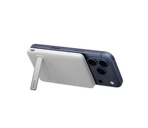 Belkin BOOST CHARGE Qi2 Slim weiß / Kabellose Powerbank / Magnetisch / Faltbar / 5000 mAh