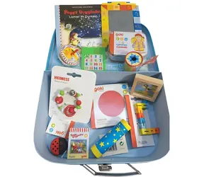 GOKI Reise-Spielset und Puzzles Mini / Spielzeugset / Kartonkoffer / 13 Spiele und Puzzles
