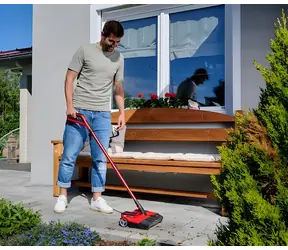 Einhell TE-FS 18 Li Solo rot/schwarz / Akku-Stielbesen / 18 V / Arbeitsbreite 250 mm / 0,4 l / Ohne Akku