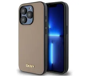 DKNY iPhone 15 Pro Rückseite mit genarbtem Metalllogo und MagSafe- Logo , beige / Rückseite / MagSafe / Logo