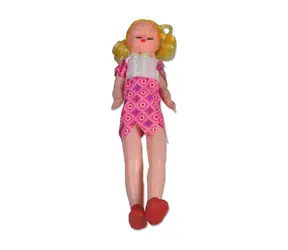 Singende Retro-Puppe, 35 cm / Puppe / zwinkert, kämmbar / ab 3 Jahren