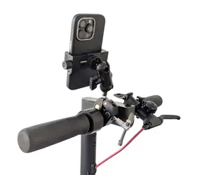 Eljet TitanFlex Pro schwarz / Fahrrad-Handyhalterung / Tragkraft 2 kg / Lenker 1-4 cm / Verstellbarer Winkel