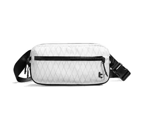 tomtoc Aviator T35 X-Pac Brusttasche L weiß / Kompakte Hüfttasche