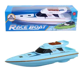 MADE Batteriebetriebene Yacht / 27 x 8 x 7 cm / ab 3 Jahren