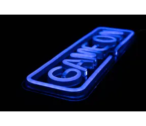 PREYON GAME ON Blauer Köder für Gaming / LED-Gaming-Leuchte / Wandmontage / Blau