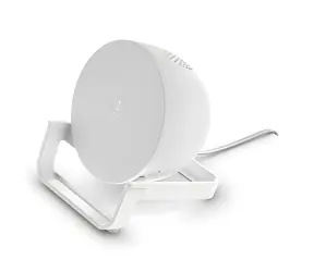 Belkin BoostCharge AUF001VFWH weiß / Kabelloses Ladegerät mit Lautsprecher / 10 W / Qi / Bluetooth