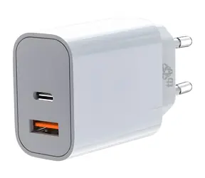 TB Touch Ladegerät USB-C + USB-A weiß / Ladegerät / 2 Ausgänge / 20 W