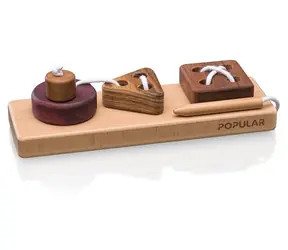 Quiltspiel aus Holz, Formen / Motorisches Spiel / Sticken mit Schnur / 3 Formen / Ab 3 Jahren