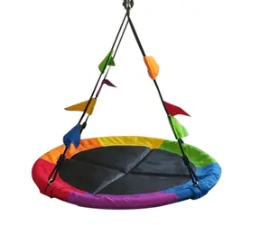 2Kids Toys Storchennestschaukel mit bunten Fahnen / ab 3 Jahren