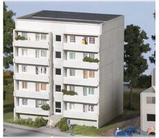 Piko 61146 Authentic Edition - Plattenhaus / ab 14 Jahren