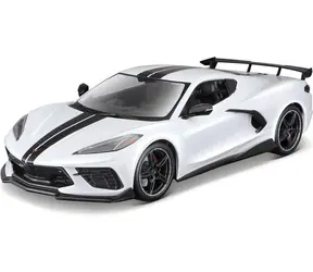 Maisto Chevrolet Corvette Stingray Coupe (High Wing) 2020 weiß / Maßstab 1:18 / ab 3 Jahren