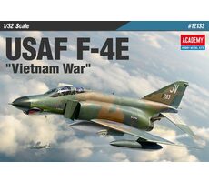 Academy 12133 USAF F-4E „Vietnamkrieg“ / Plastikmodell / 1:32