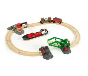 Brio Dock mit Frachtschiff und Schienen / ab 3 Jahren