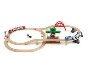 Brio Großes Bahngleis mit Weichen und Bahnsteig 42 Teile / ab 3 Jahren