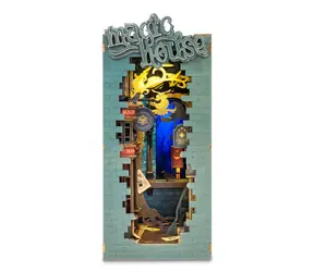 Robotime Buchstützen-Miniatur des Magic Alley Hauses / ab 14 Jahren