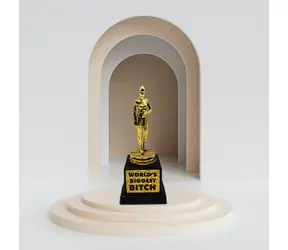 Mad Monkey Trophy - „Die größte Schlampe der Welt“