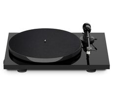 Pro-Ject E1 + AT3600L - Hochglanzschwarz / Plattenspieler / Gurt / Cinch-Kabel 1,23 m