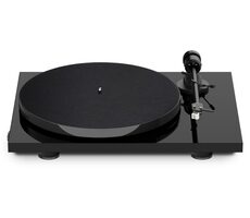 Pro-Ject E1 PHONO + AT3600L - Hochglanzschwarz / Plattenspieler / Tragegurt / Cinch-Kabel 1,23 m