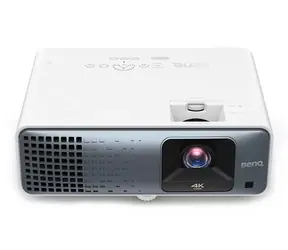 Ausgepackt - BenQ TK710 weiß / DLP / 3840x2160 / 3200 ANSI / HDMI / RS-232 / USB-A 2.0 / 5-W-Lautsprecher / ausgepackt