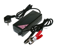 Avacom Ladegerät WILSTAR 12V 4A für Blei AGM & GEL Batterien (15 - 50Ah)