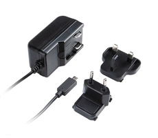 Akasa AK-PK15-02CM / Kompakt-Netzteil mit USB-C / 5V / 3A / 15W / 1,5 m 