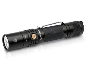 Fenix UC35 v2.0 / Taschenlampe / 1000 lm / Nachleuchten 266 m / Li- ION / IP68
