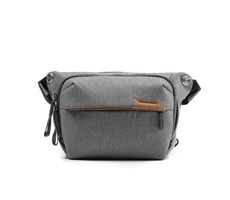 Peak Design Everyday Sling 3L v2 grau / Kameratasche / Volumen 3 Liter / Maße 30,5x19x11 cm / Gewicht 0,45 kg