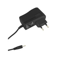 Qoltec AC-Ladegerät für Tablets 10,5 W / 5 V / 2,1 A / 2,5 x 0,7 mm / 1,4 m