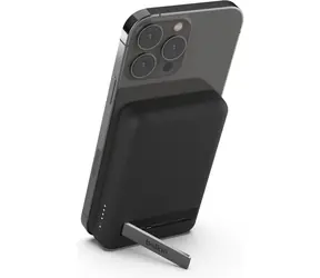 Belkin BOOST CHARGE MagSafe Magnetische kabellose Powerbank mit Ständer 5000 mAh Schwarz / 10 W / USB-C
