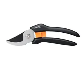Fiskars P121 SOLID Doppelklingen-Gartenschere
