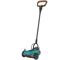 Gardena HandyMower 22/18V P4A / Akku-Sichelmäher / Schnittbreite 22 cm / bis zu 50 m2 / ohne Akku