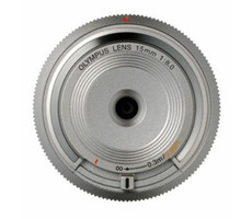 Olympus BCL-1580 Silber / 15 mm / 1:8,0 (30 mm Äquiv.), festes, ultradünnes Objektiv in Kappengröße
