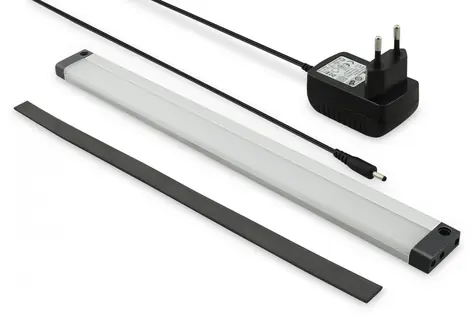 Digitus DN-19 LIGHT-3 weiß/grau / LED 19"-Rackbeleuchtung / IR-Sensor / 200 lm / magnetische Befestigung