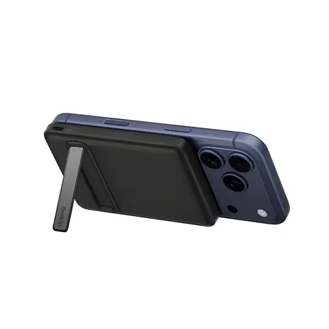 Belkin BOOST CHARGE Slim BPD011hqBK schwarz / Powerbank / Magnetisch kabellos / Qi2 / 5000 mAh / Klappständer