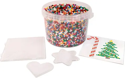 PLAYBOX Aufbügelperlen im Eimer + 3 Teller / 20000 Stück.