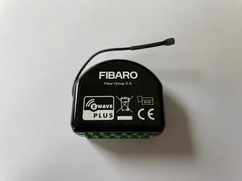 Fibaro Doppelschaltrelaismodul 2 (eingebaut) / 2x 1,5 kW / Z-Wave PLUS
