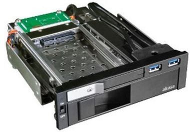 Akasa Mobilbox Lokstor M51 für 2,5" / 3,5" SATA Festplatten / 2xUSB 3.0