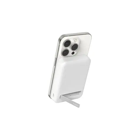 Belkin BOOST CHARGE Qi2 Magnetische kabellose Powerbank mit Ständer 8000 mAh weiß / 15 W