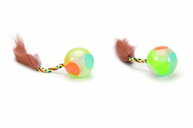 Beeztees Katzenspielzeug bunter Ball mit Schwanz 4,5 cm