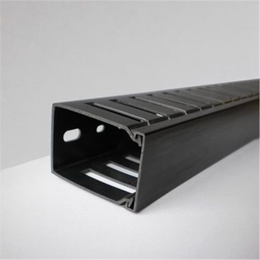 DATACOM universeller vertikaler Kabelkanal (2U 60x80) 2m schwarz