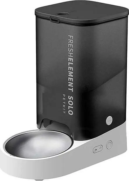 Hundenäpfe und -tabletts