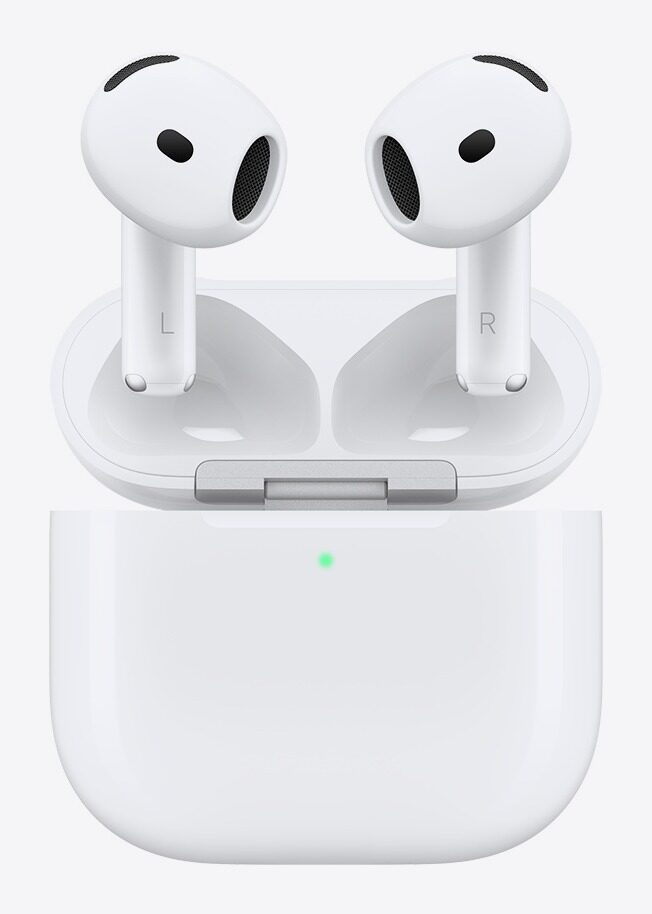 AirPods 5 nad otevřeným bezdrátovým nabíjecím pouzdrem