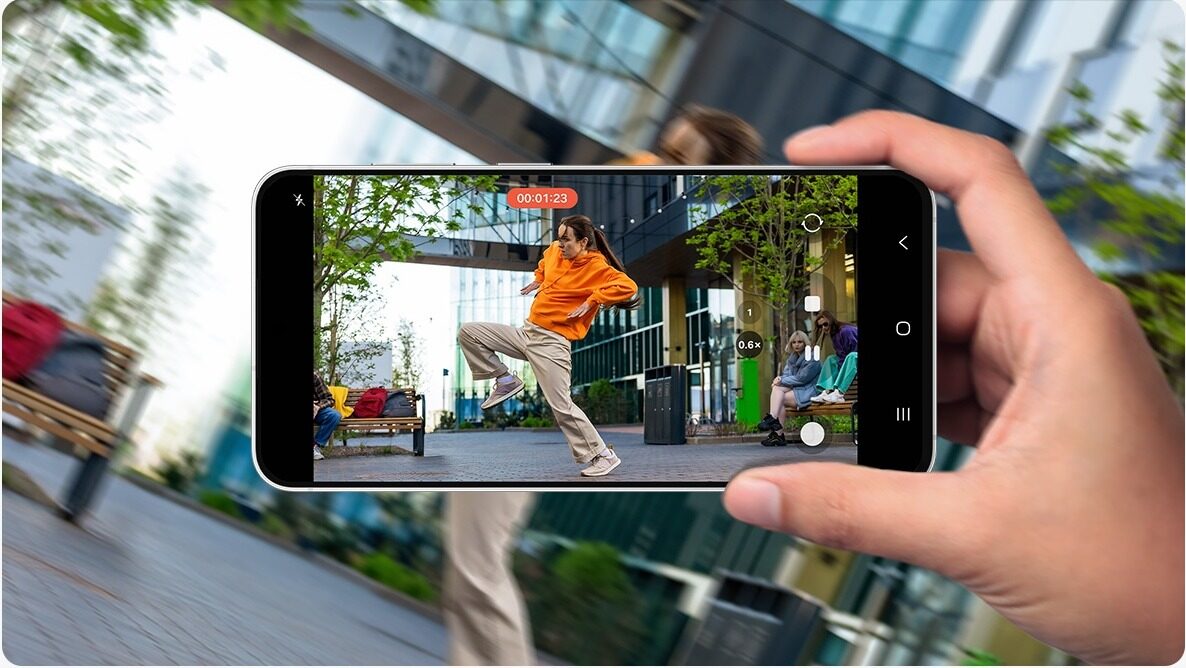 Natáčení videa v pohybu telefonem Galaxy S26 FE